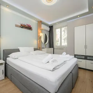 Palais Elegance Apartahotel